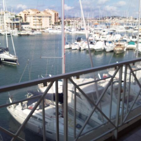 Port Frejus Cap Hermes Vue Mer Et Port Pieds Dans L'Eau Piscine Pkg Exteriér fotografie