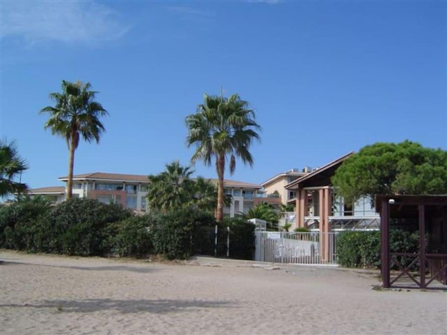 Port Frejus Cap Hermes Vue Mer Et Port Pieds Dans L'Eau Piscine Pkg Exteriér fotografie