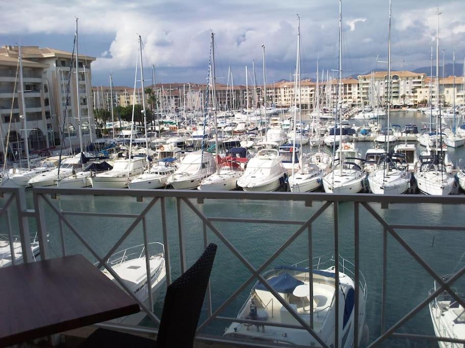 Port Frejus Cap Hermes Vue Mer Et Port Pieds Dans L'Eau Piscine Pkg Exteriér fotografie