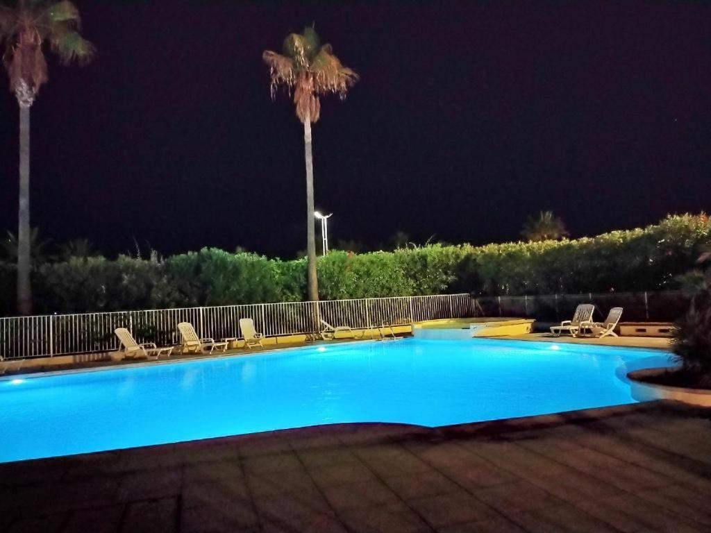 Port Frejus Cap Hermes Vue Mer Et Port Pieds Dans L'Eau Piscine Pkg Exteriér fotografie